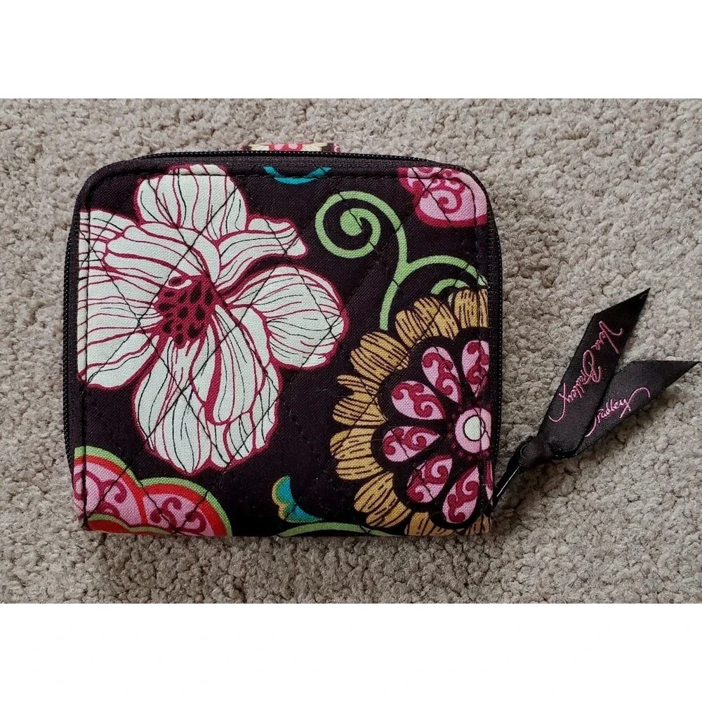 Vera Bradley Quilted Cotton Bifold Wallet In The Retired Mod Floral Pink